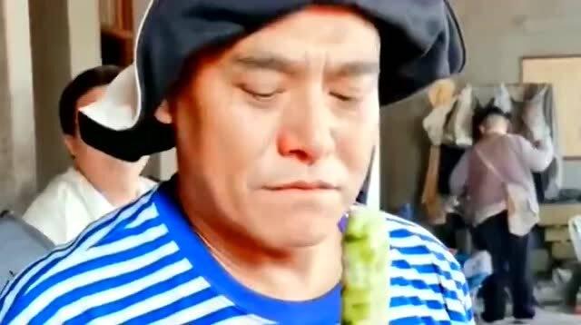 吃瓜黑哥视频在线观看,在线观看视频，带你领略趣味生活瞬间